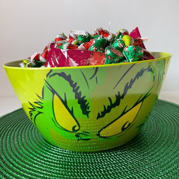 The Grinch Large Bowl - Picture 7 of 9